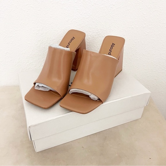 NWT Abound Arik Tan Leather Block Heel Sandals, Size 9.5 - Picture 1 of 7